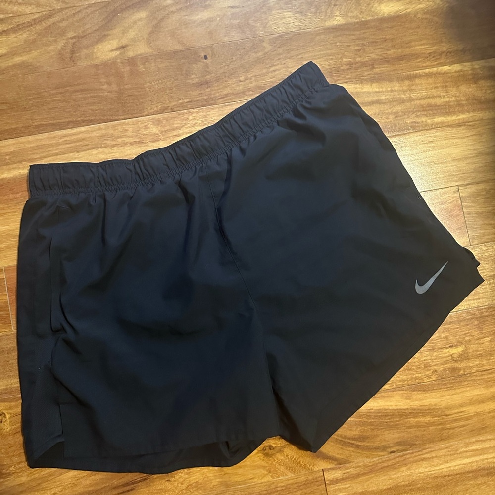 Nike challenger dri-fit Black Athletic Shorts 5 inch inseam